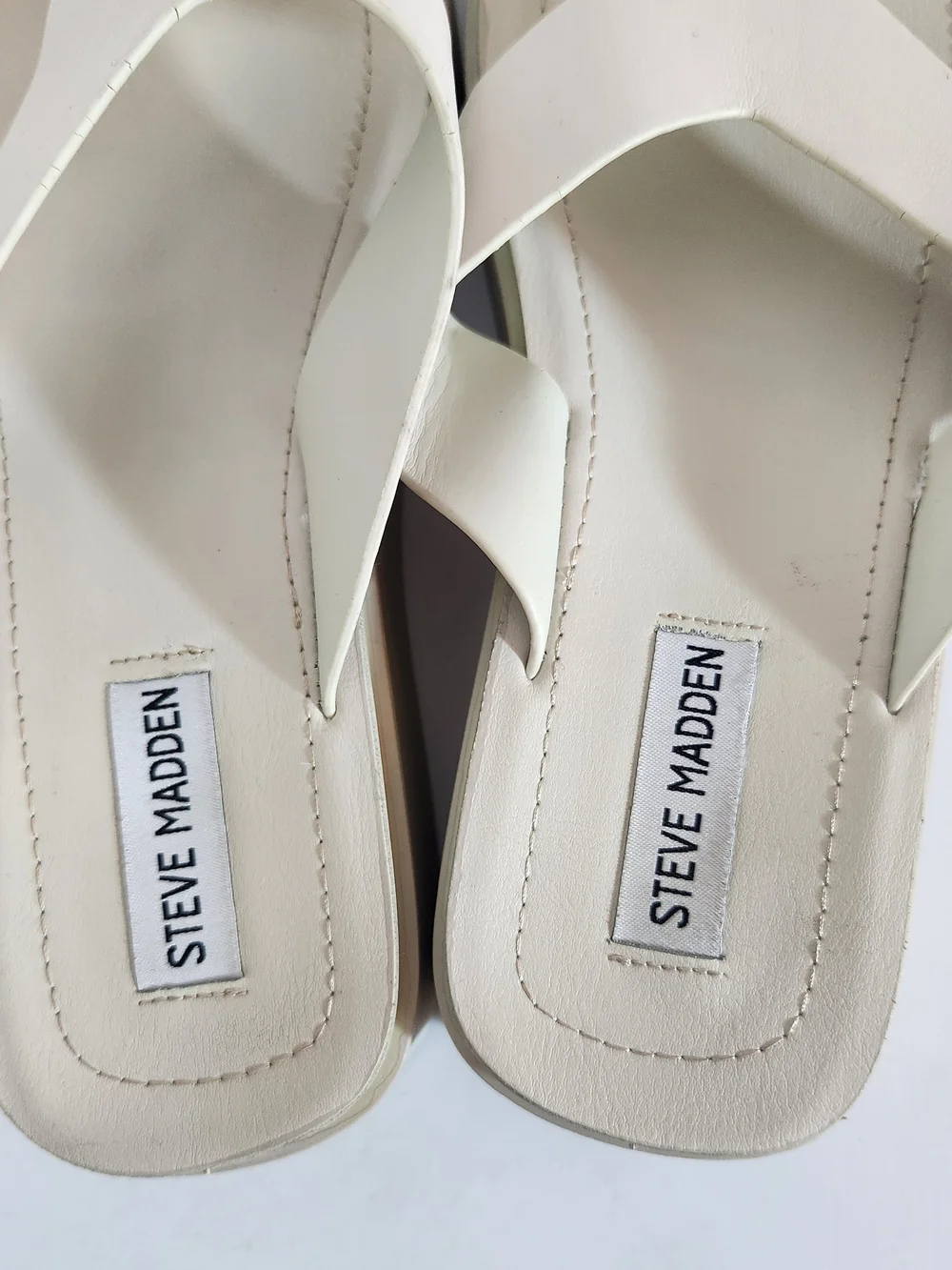 Steve Madden Cream Platform Flip Flop Sandals Size 10 Flaw